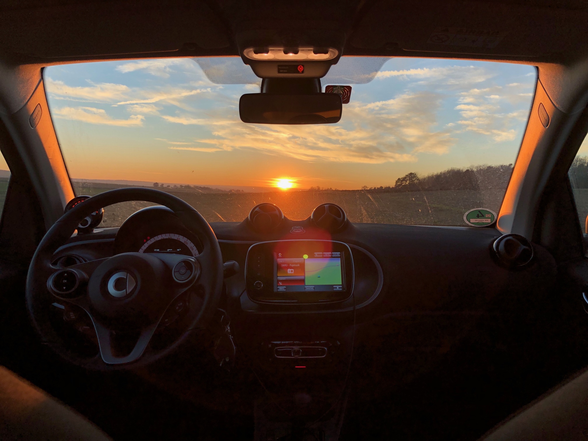 smartEQfortwo im Sonnenuntergang