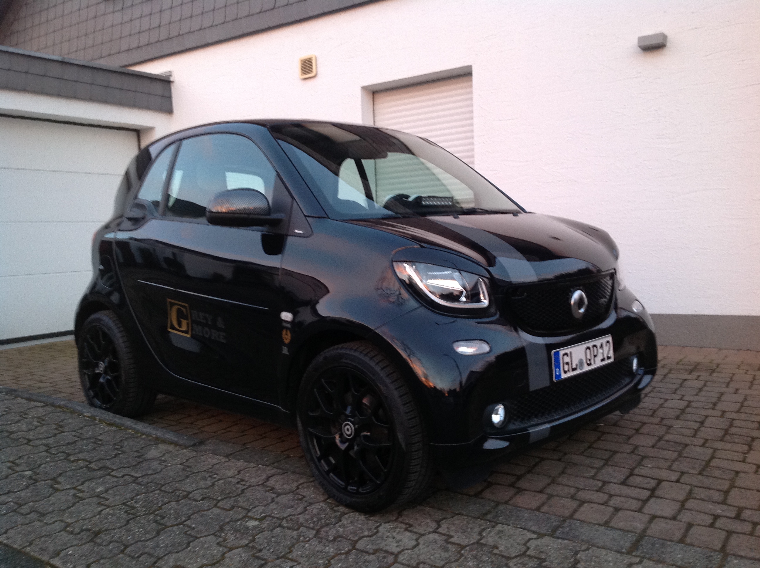 Черный smart. Smart Fortwo 453. Smart Fortwo 453 черный. Smart 453 Forfour бак. Dimadi Smart 453.